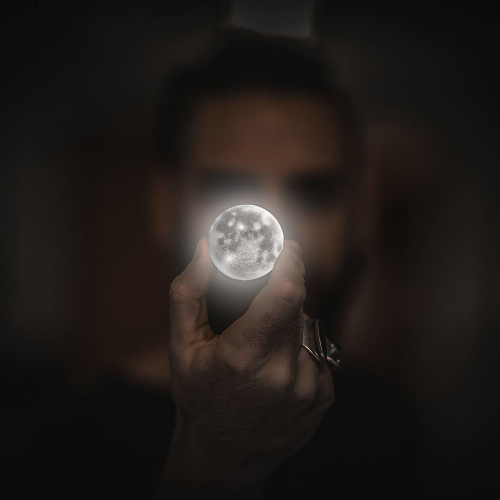moon-2134881_1280